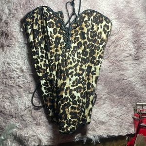 Beautiful Vintage FREDERICKS OF HOLLYWOOD